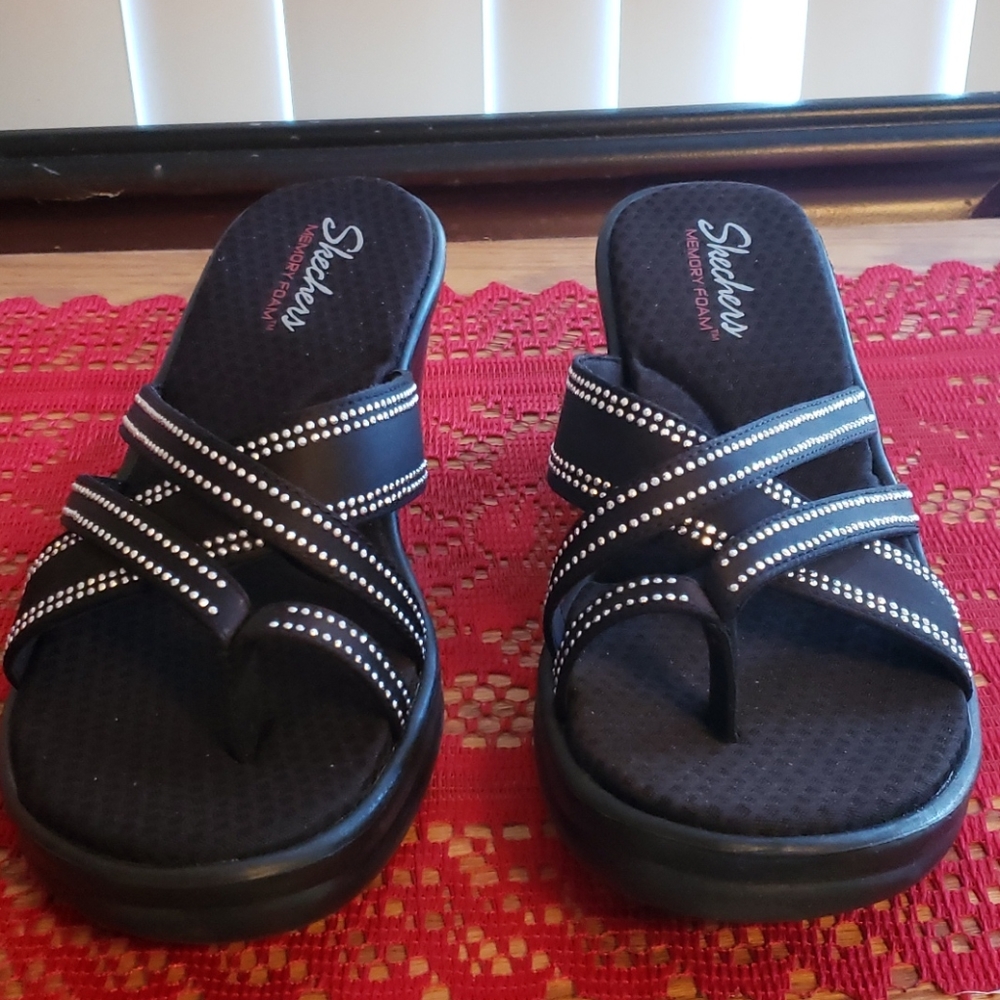 New, Skechers Memory Foam Sandal, sz 10 U.S.